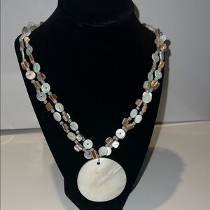 Elegant Shell Pendant Necklace